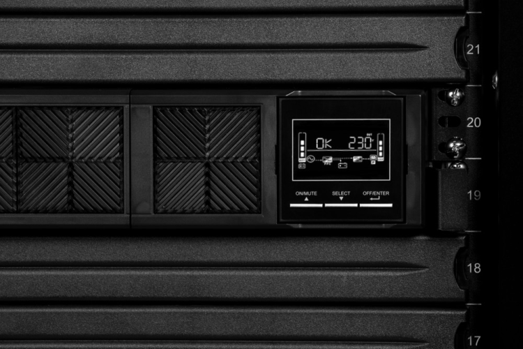 ИБП с двойным преобразованием Systeme Electric SRTSE3000RTXLI черный
